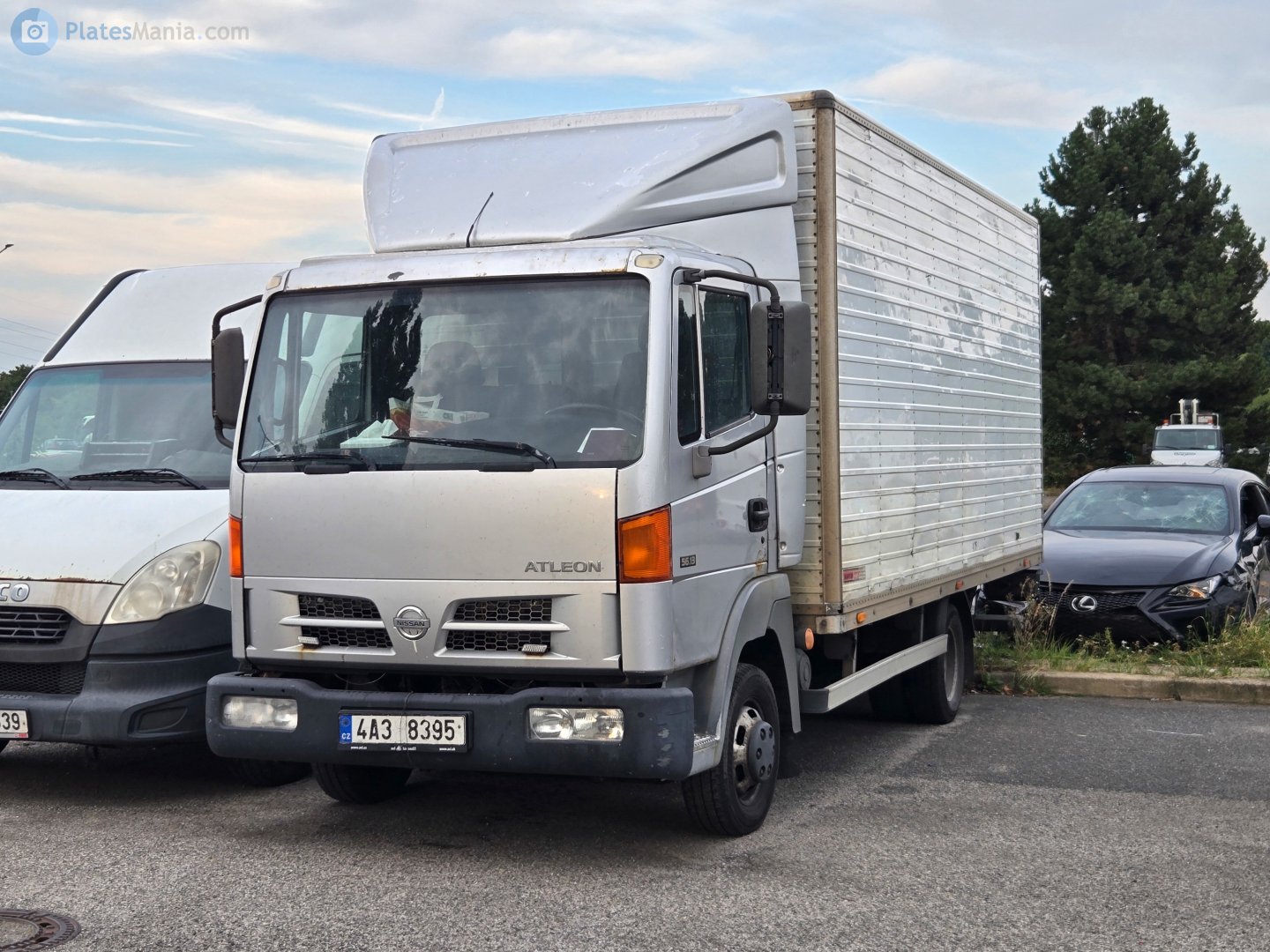 4A3 8395, Nissan Atleon 1st gen (B440/B660), 2000–2004