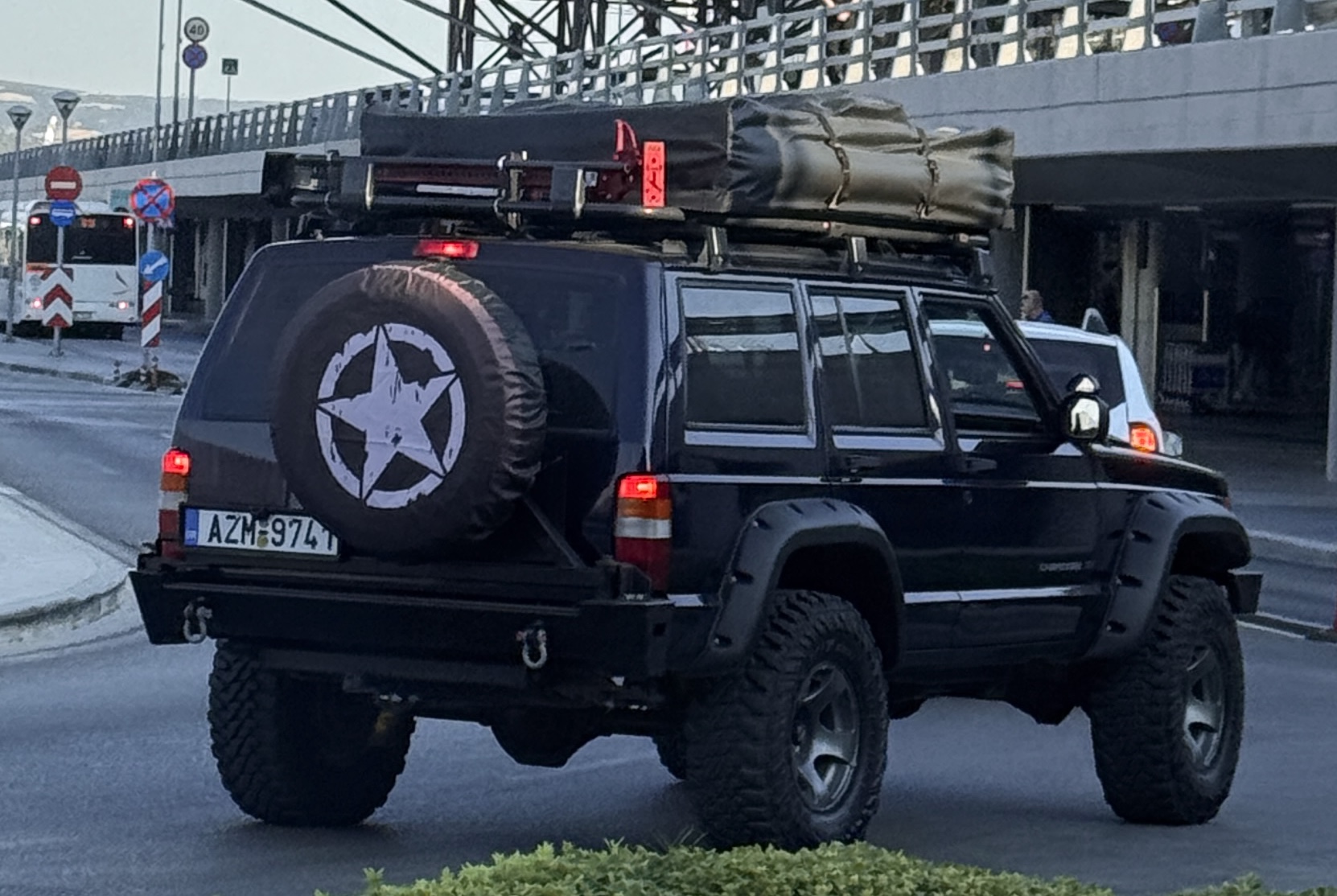 AZM-9741, Jeep Cherokee 2nd gen 5-door SUV (XJ), 1983–2001