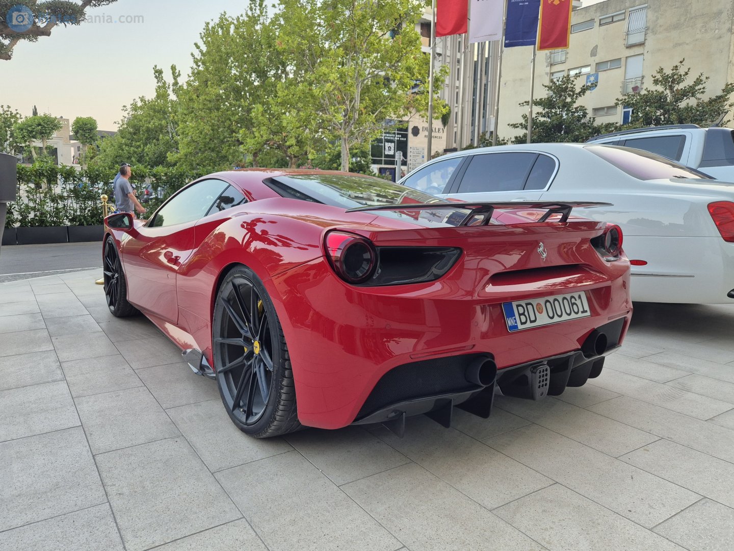 BD OO061, Ferrari 488 1st gen (GTB) Berlinetta (F142M), 2015–2019