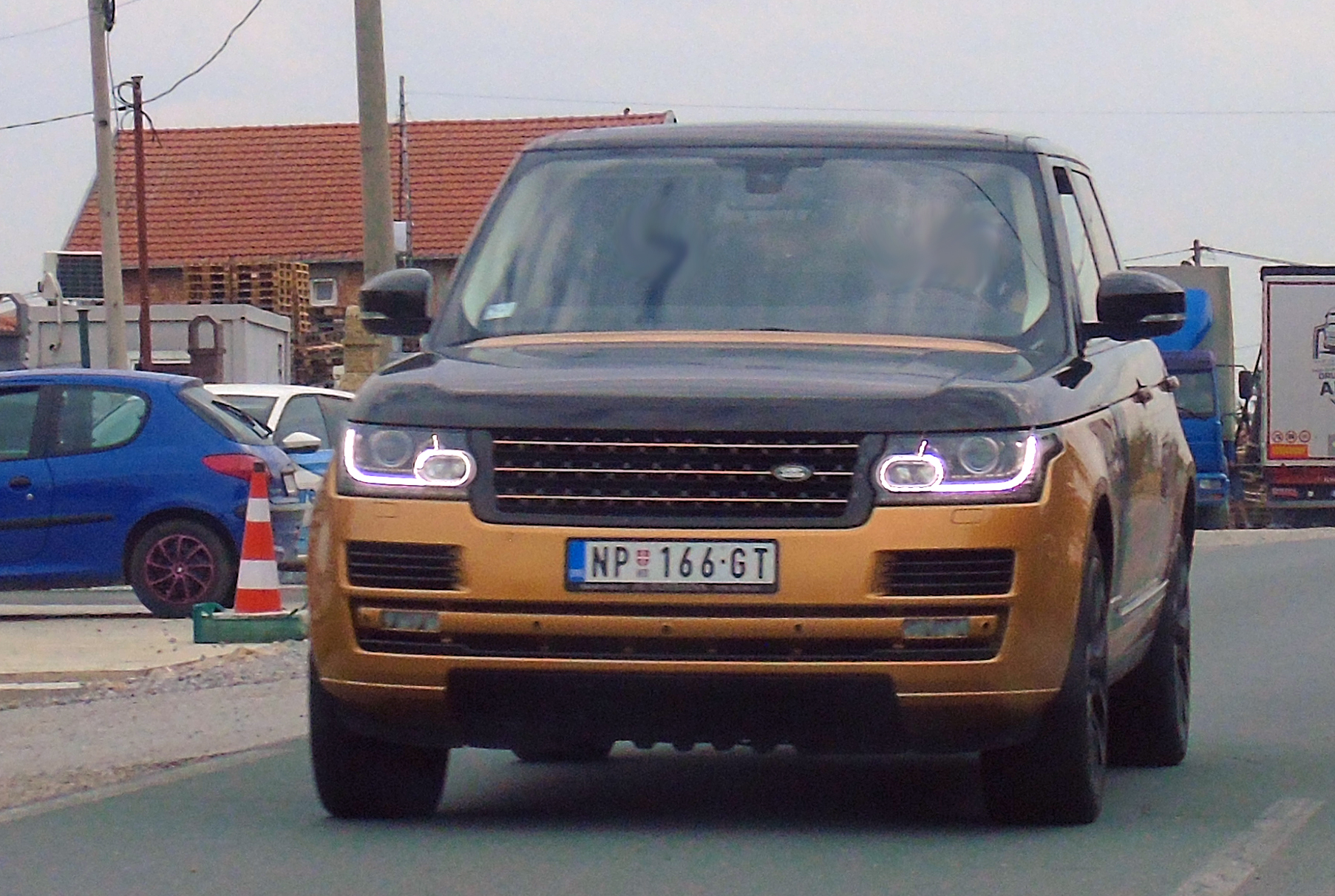 NP 166-GT, Land Rover Range Rover 4th gen (L405), 2012–2018