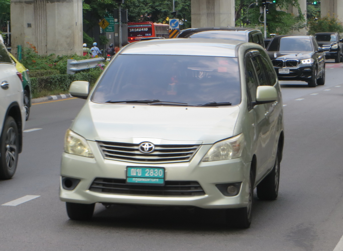 ณข 2830, Toyota Innova 1st gen Kijang Innova (AN40), 2nd facelift, 2011–2013