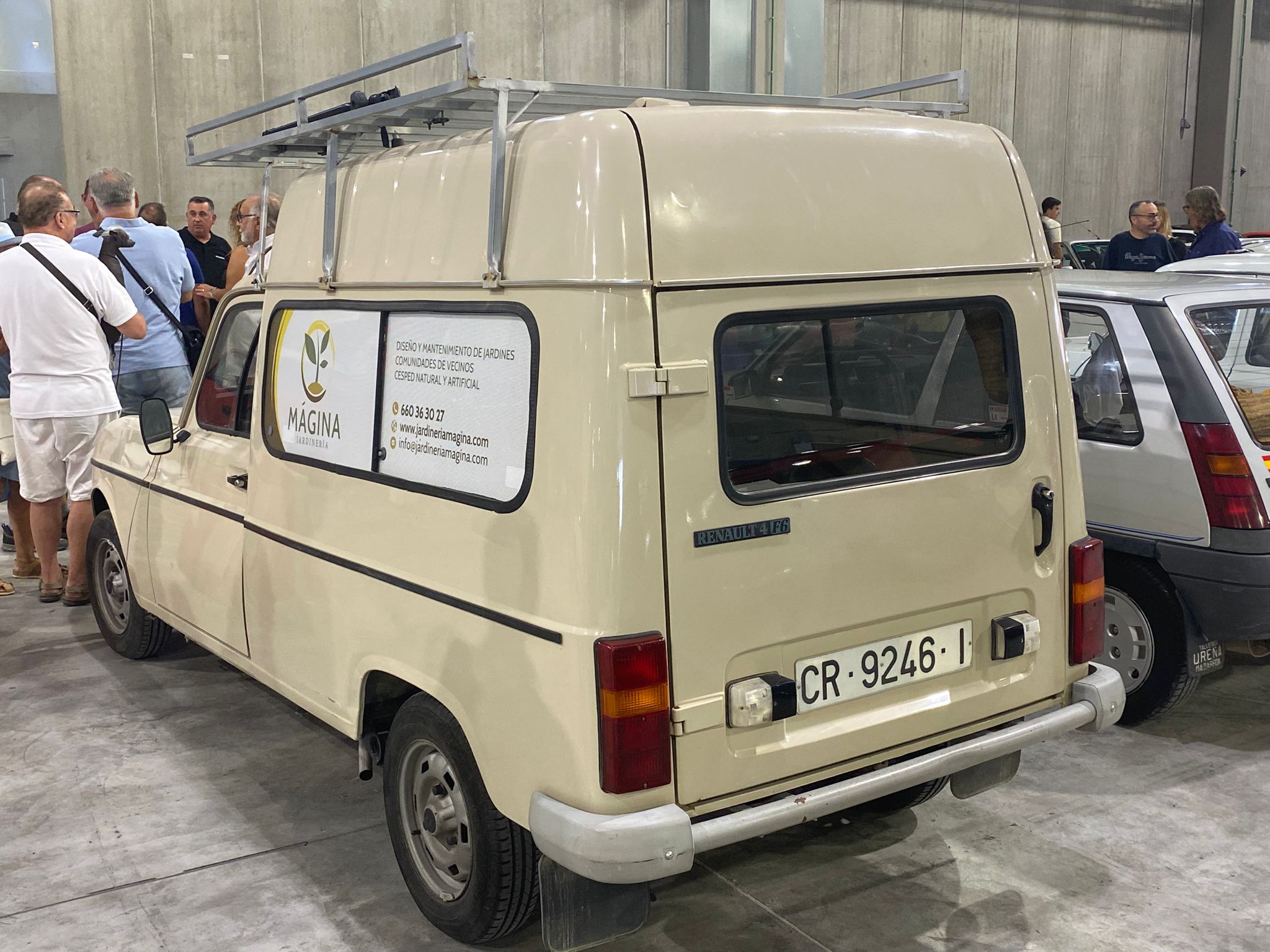 CR 9246 I, Renault 4 1st gen F4/F6 Fourgonnette (112), 1961–1988