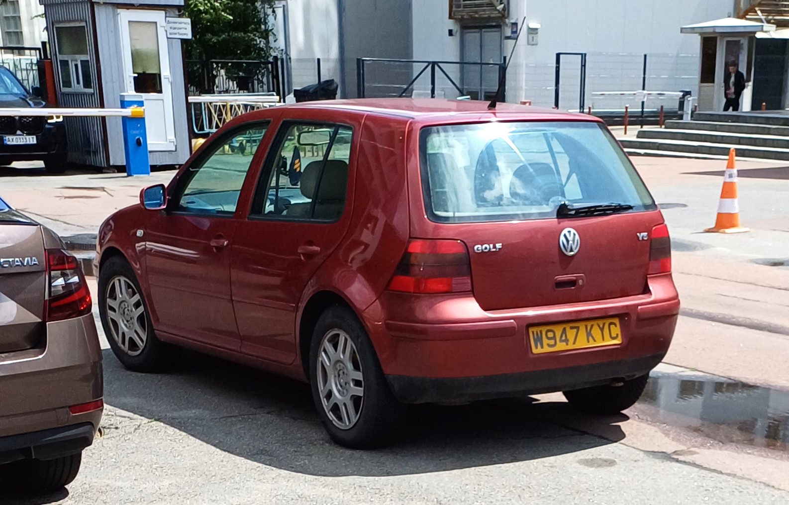 W947KYC, Volkswagen Golf 4th gen 5-door Hatch (1J1), 1997–2003 (–2008 for CN-market)