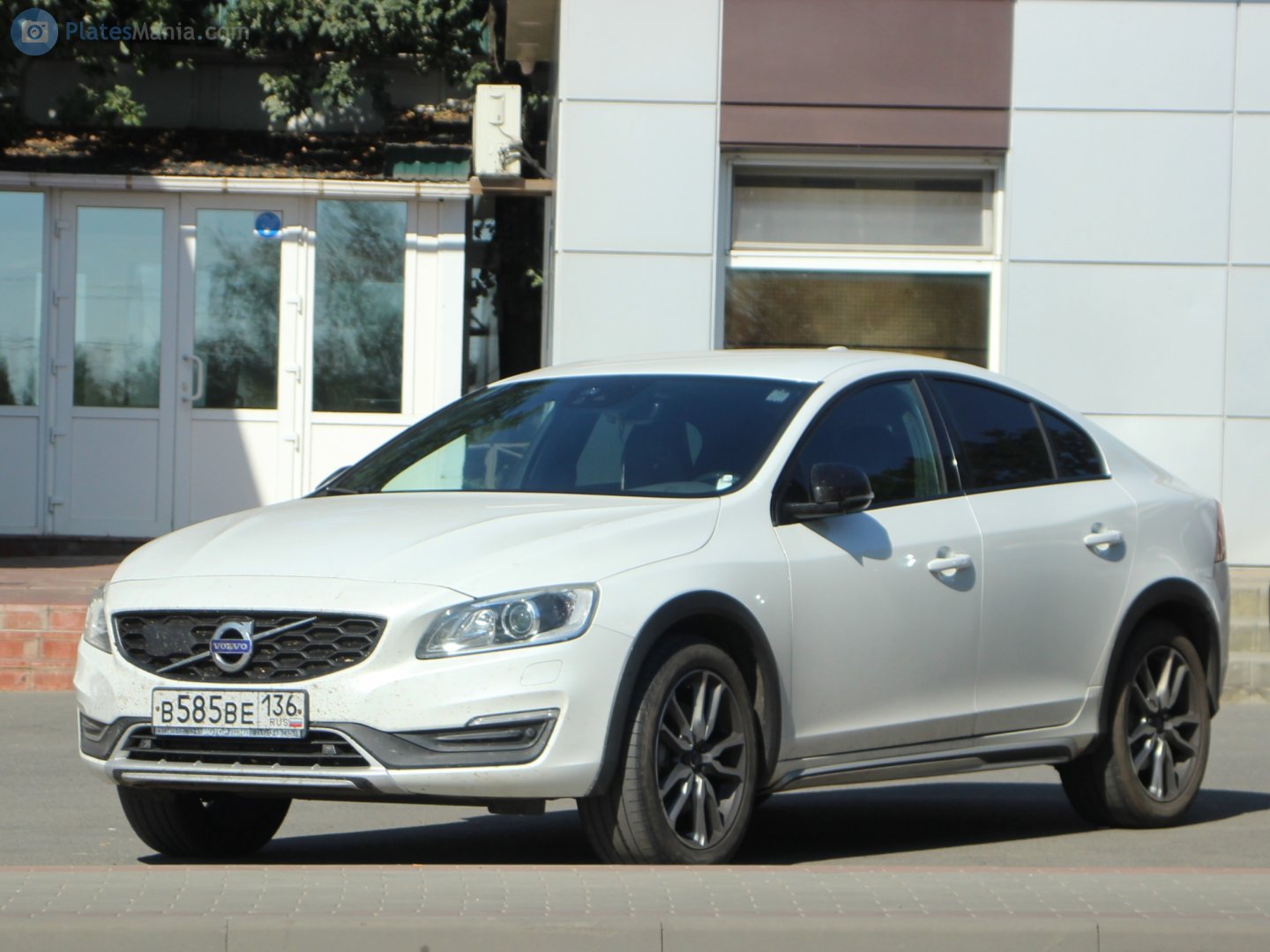 в 585 ве 136, Volvo S60 2nd gen Cross Country (134), 2015–2018