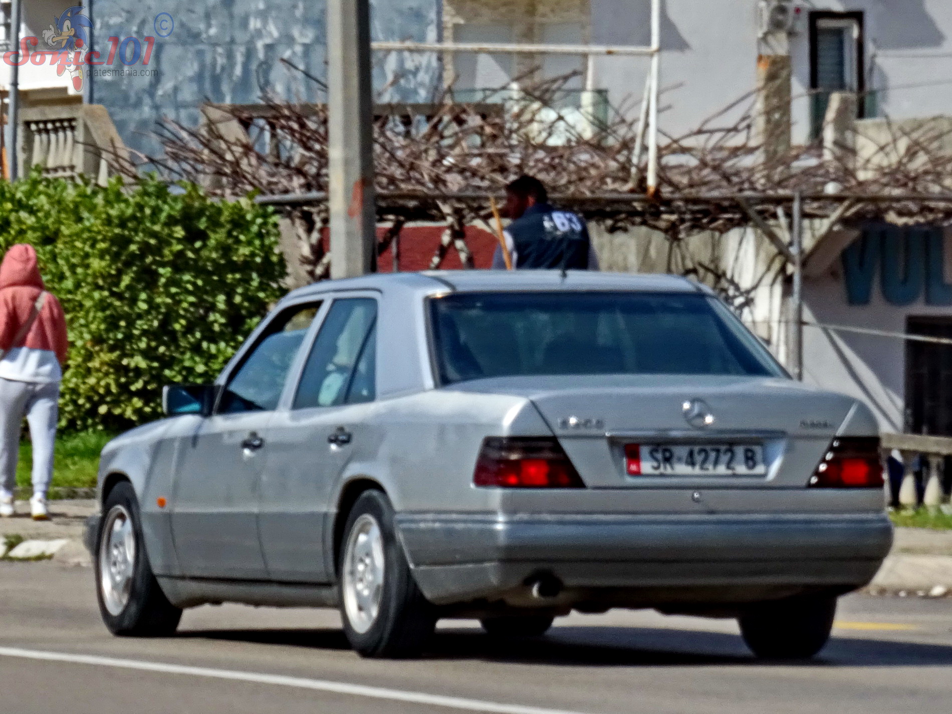 SR 4272 B, Mercedes-Benz E-Klasse 1st gen Sedan (W124), 1984­–1995