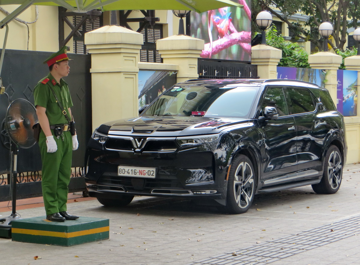 80-416-NG-02, VinFast VF9 1st gen, 2023–