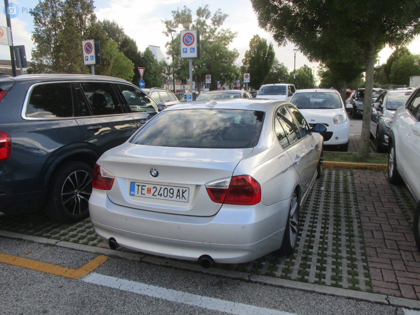 TE 2409 AK, BMW 3 Series 5th gen Sedan (E90), 2005–2011