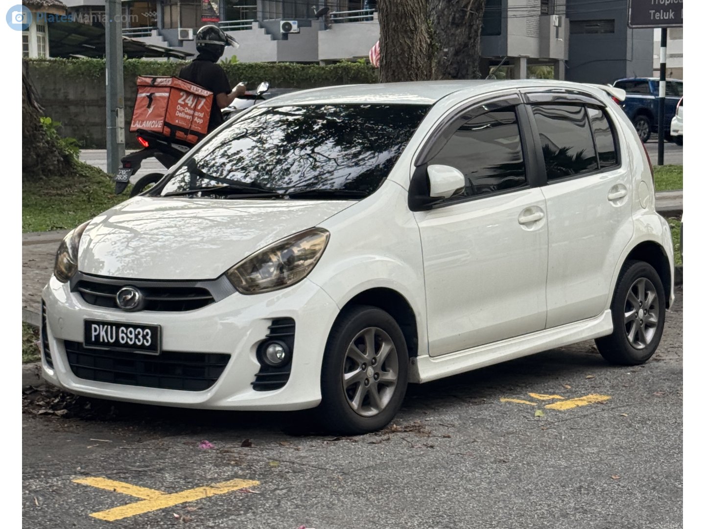 PKU 6933, Perodua Myvi 2nd gen (M600), 2011–2015