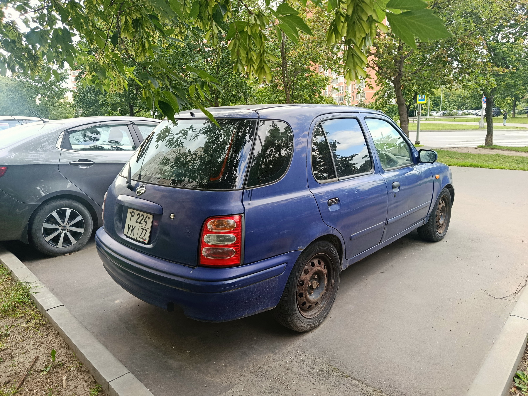 р 224 ук 77, Nissan March 2nd gen Box Wagon (K11; JP-market), 1999–2002