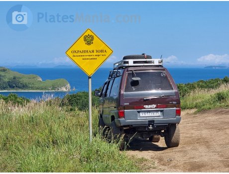 у617ук25, Nissan Vanette Largo