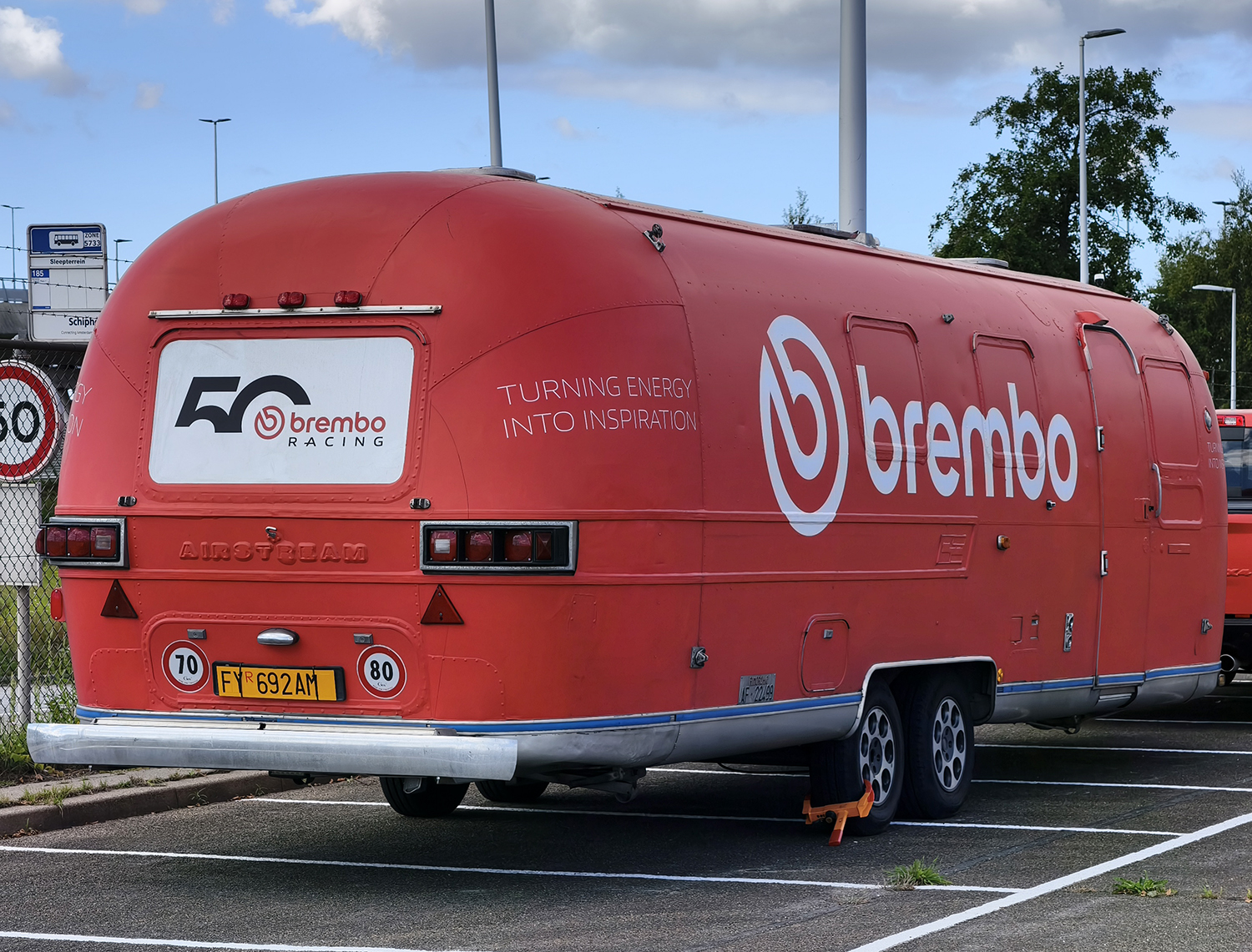 FY 692 AM, Airstream Sovereign 