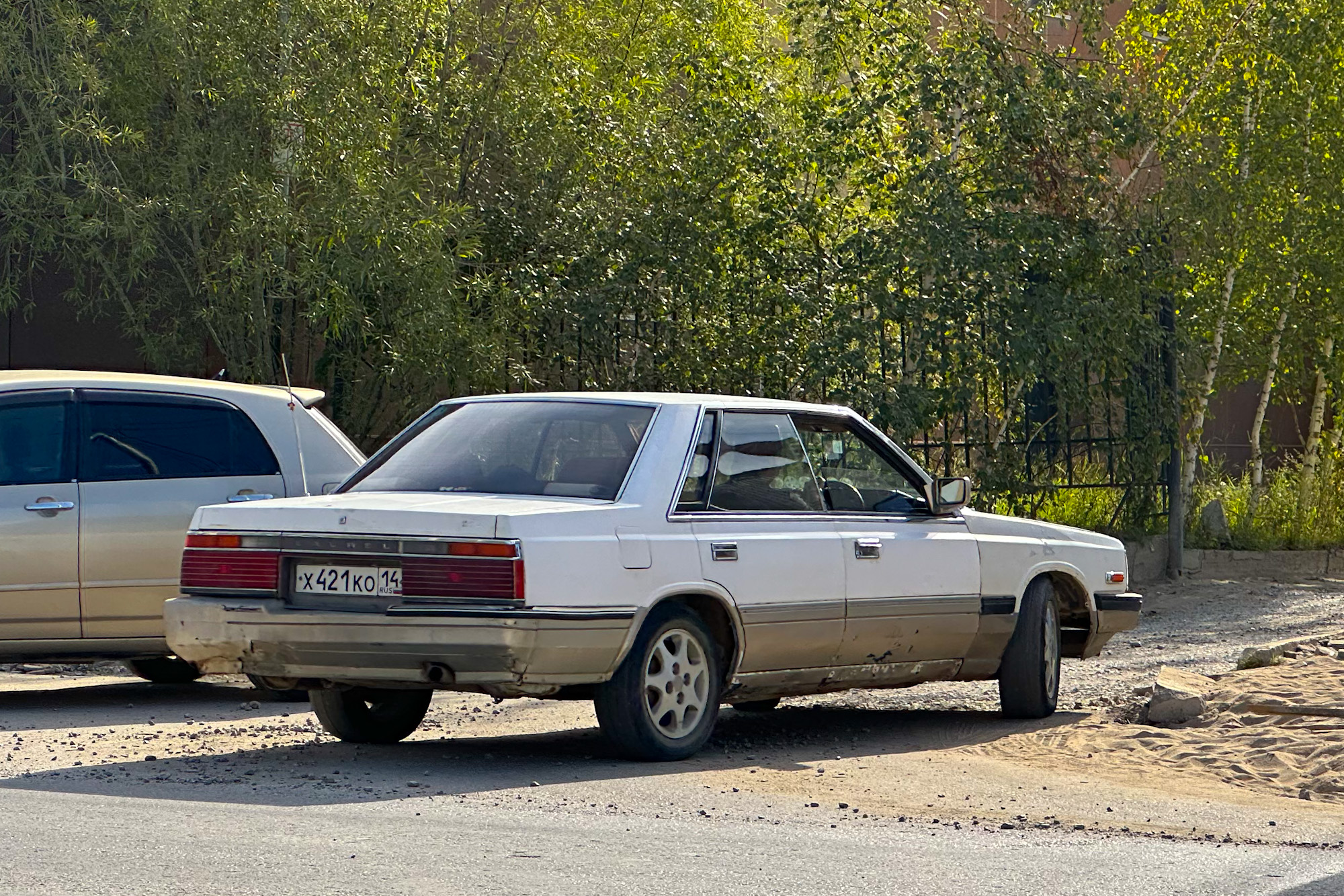 х 421 ко 14, Nissan Laurel 6th gen Hardtop (C32), 1984–1986