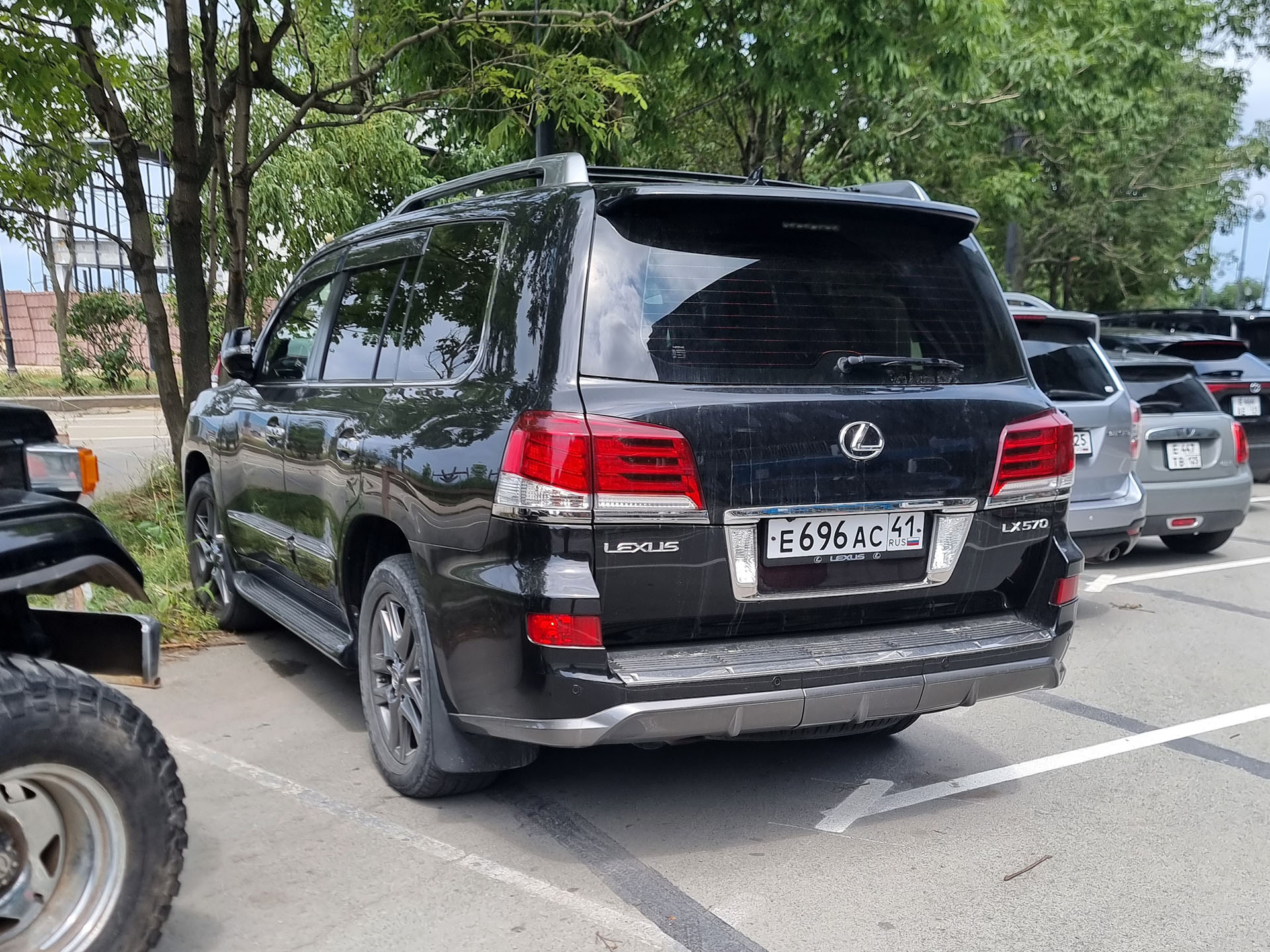 е 696 ас 41, Lexus LX 3rd gen (J200), 1st facelift, 2012–2015