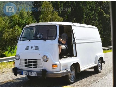 7266 UG 77, Renault Estafette