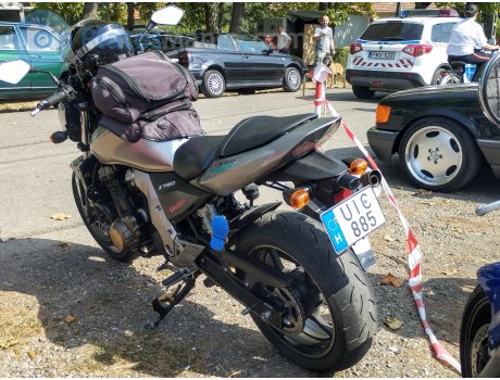 UIC-885, Kawasaki Z750