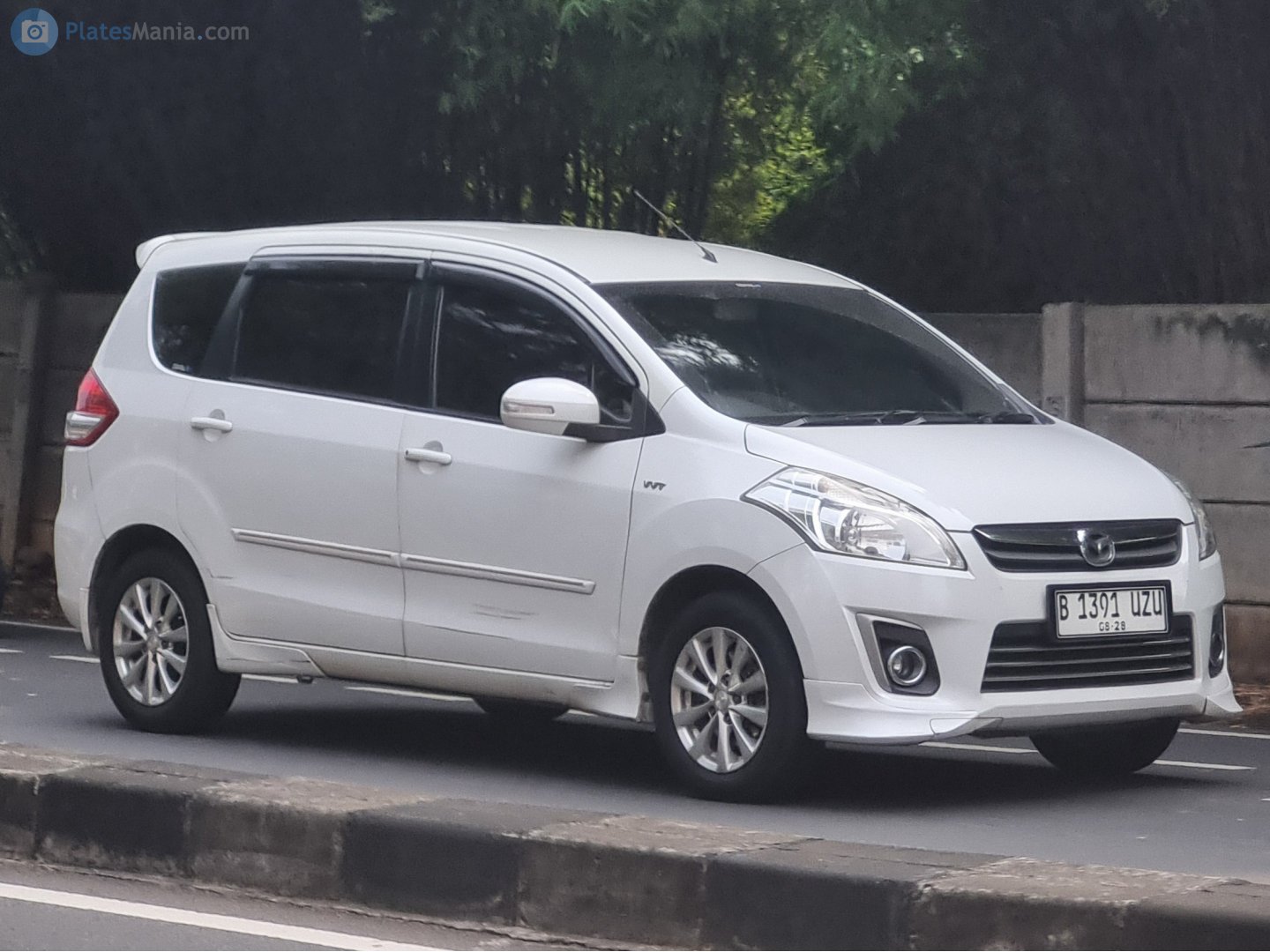 B 1391 UZU, Mazda VX-1 1st gen (ZE; ID-market), 2013–2018