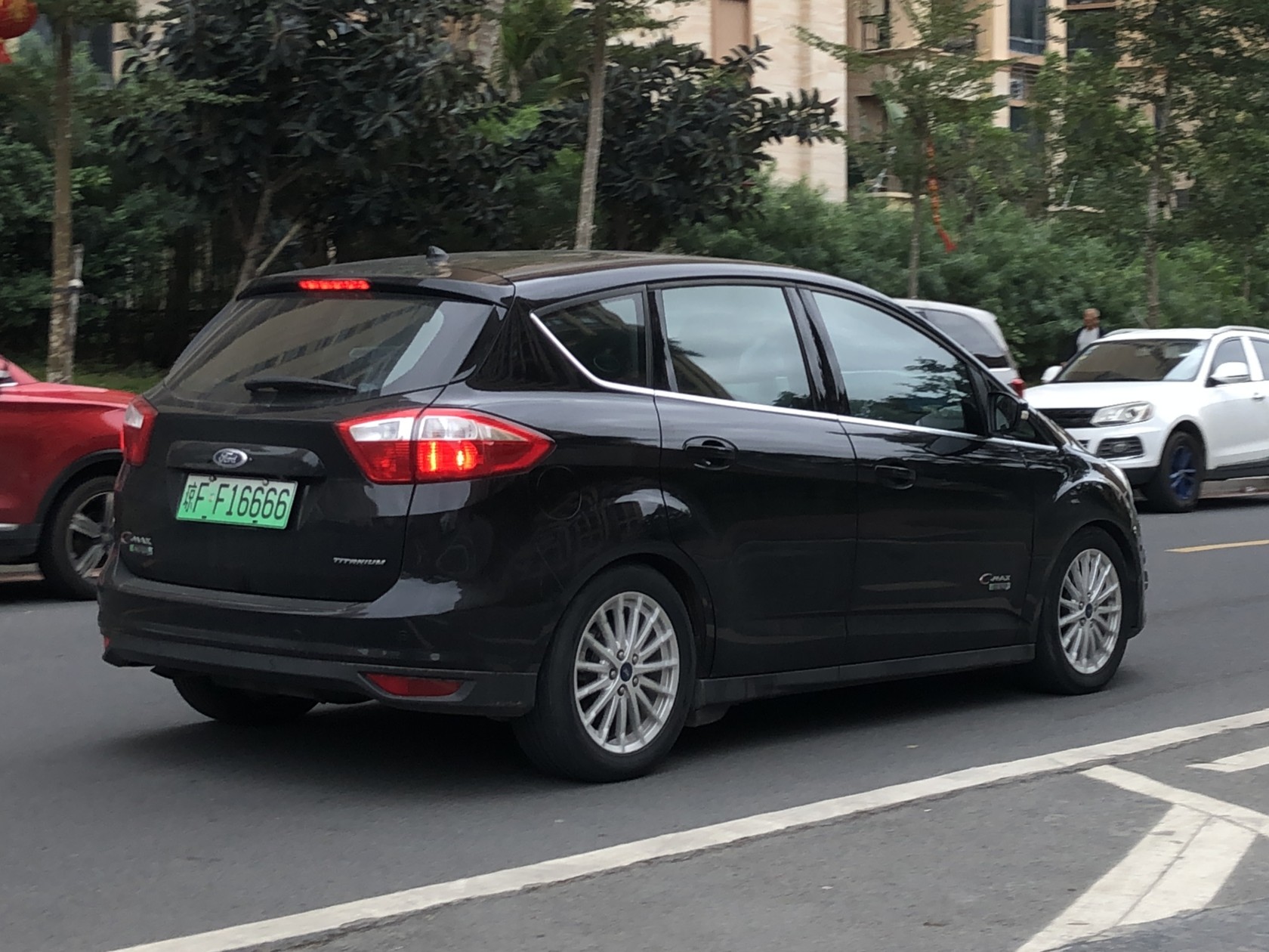 琼F·F16666, Ford C-Max 2nd gen (C344; DXA), 2010–2015