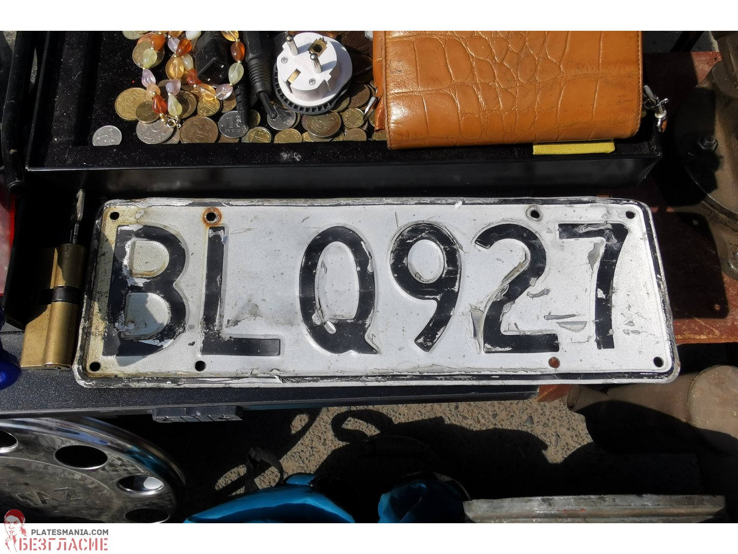 BLQ927, License plate without vehicle 