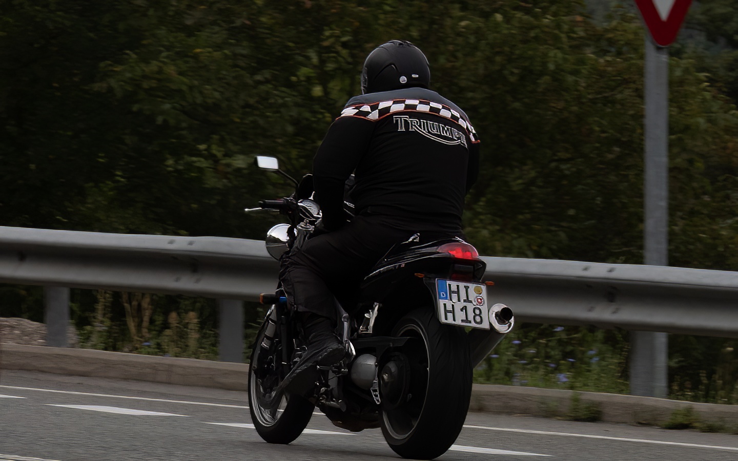 HI H 18, Triumph Motorcycles Speed Triple 2nd gen T590/955i, 1997–2001