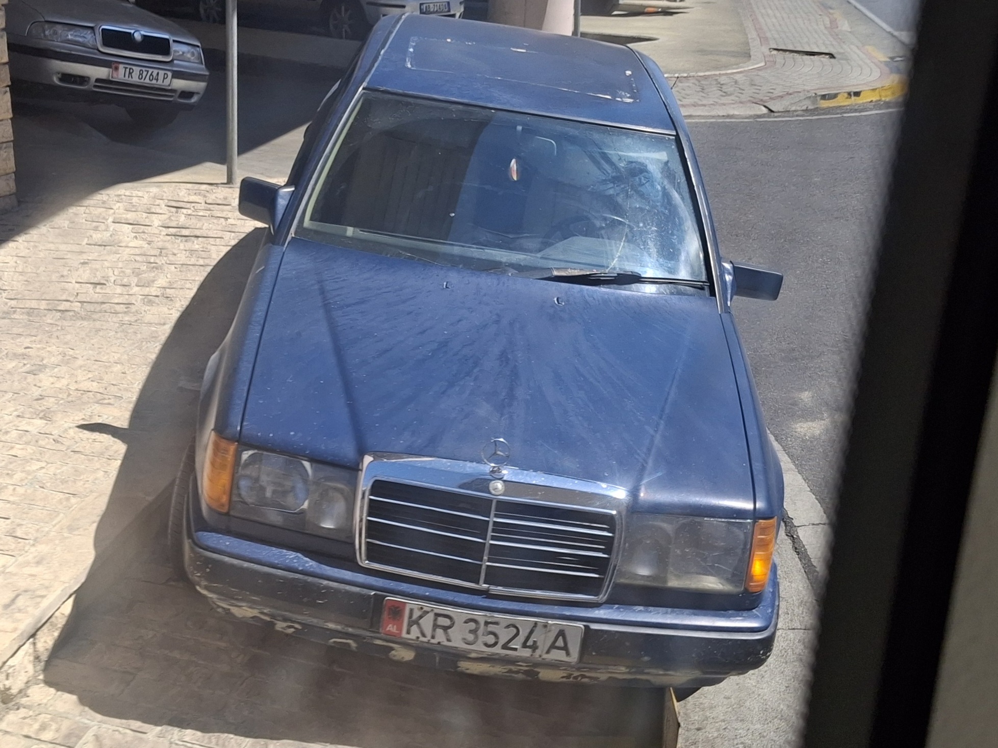KR 3524 A, Mercedes-Benz E-Klasse 1st gen Sedan (W124), 1984­–1995