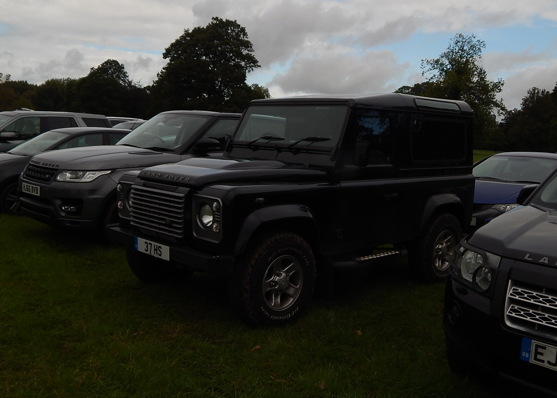 37HS, Land Rover Defender 1st gen 90