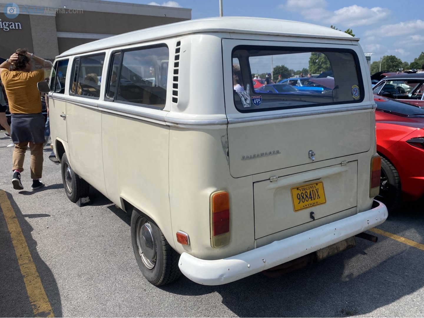 9884DX, Volkswagen Transporter 2nd gen Panel Van (T2a), 1967–1972