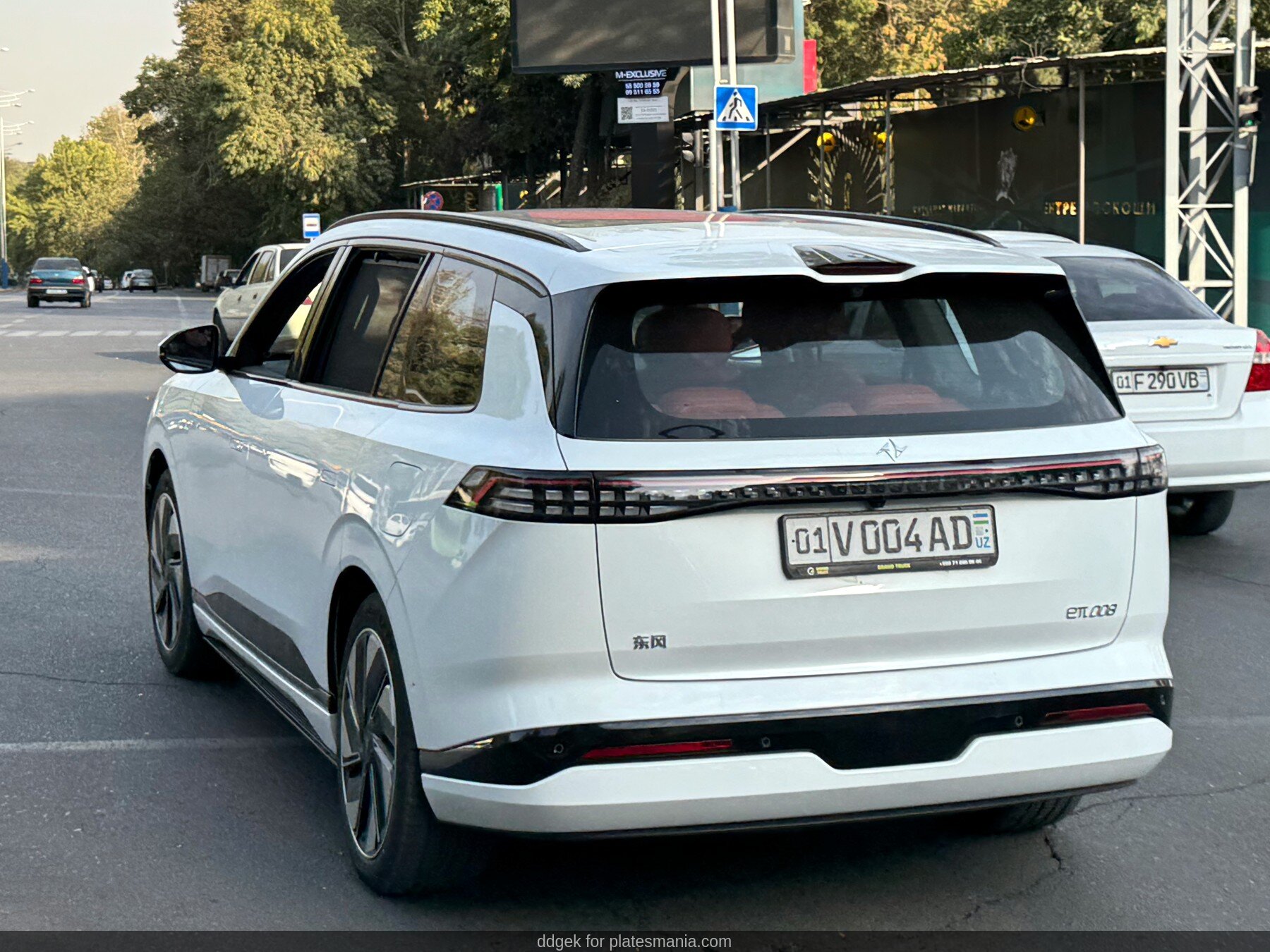 01 V 004 AD, DongFeng Eπ008 