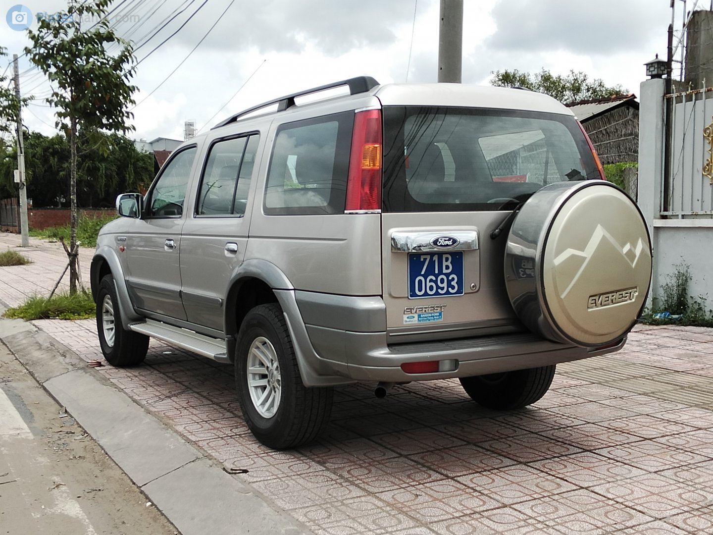 71B-0693, Ford Everest 1st gen (U268/UR), 2003–2006