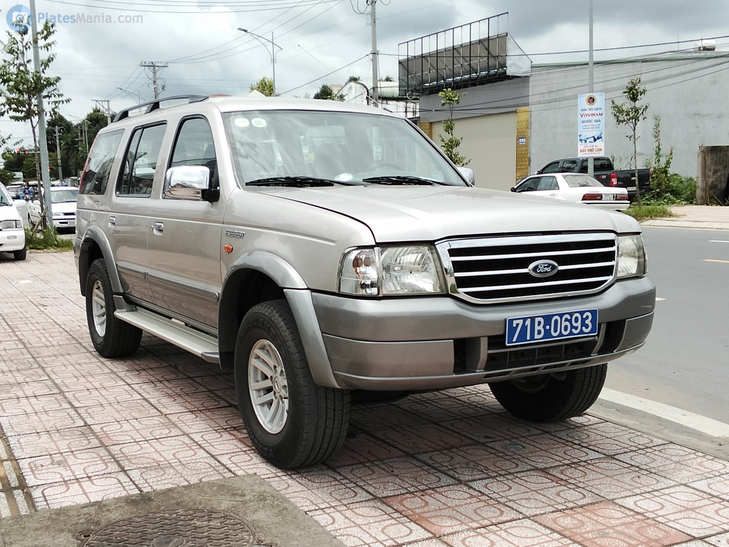 71B-0693, Ford Everest 1st gen (U268/UR), 2003–2006