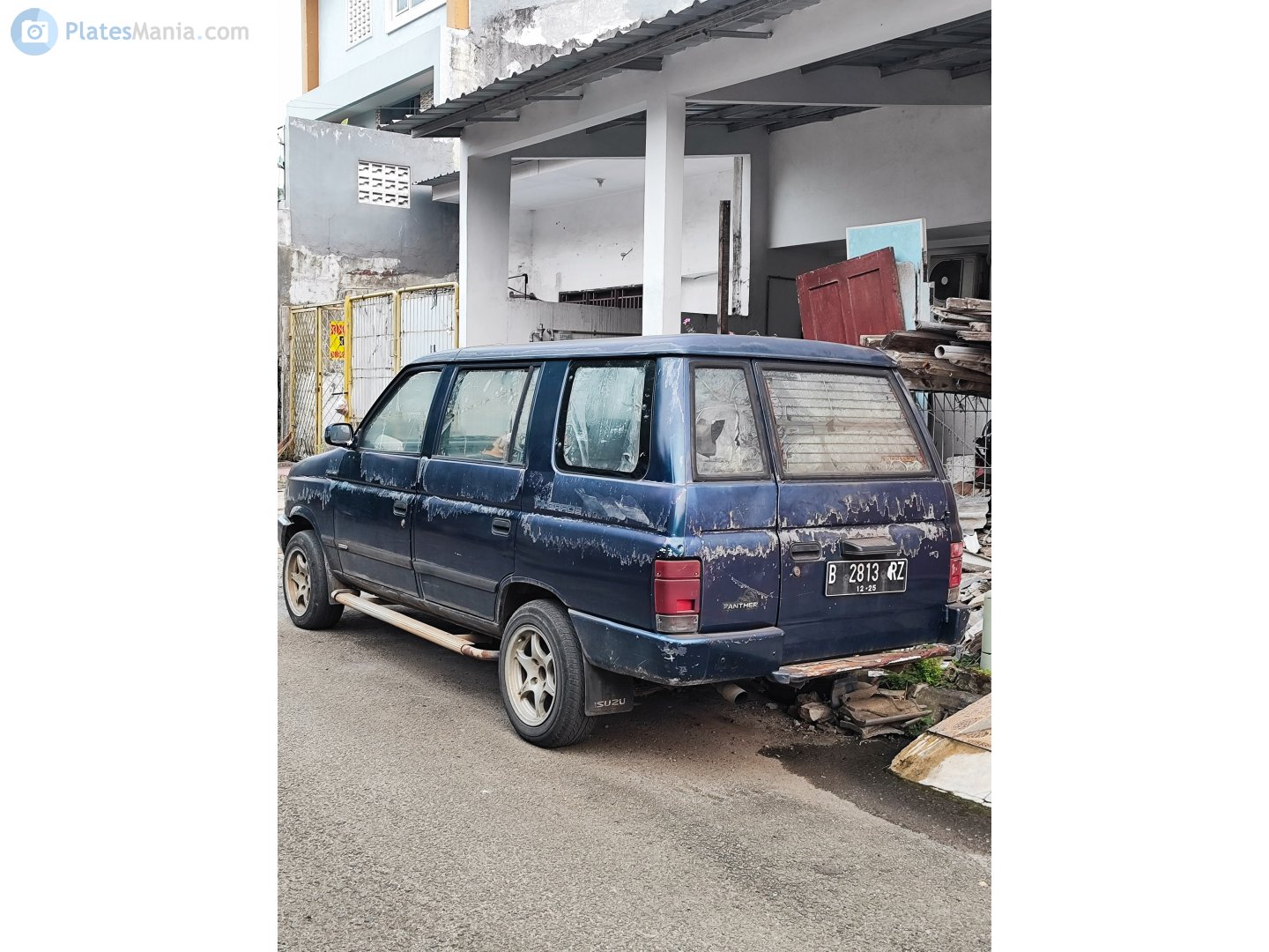 B 2813 RZ, Isuzu Panther 1st gen Wagon (TBR12/30/52/54), 1991–2000