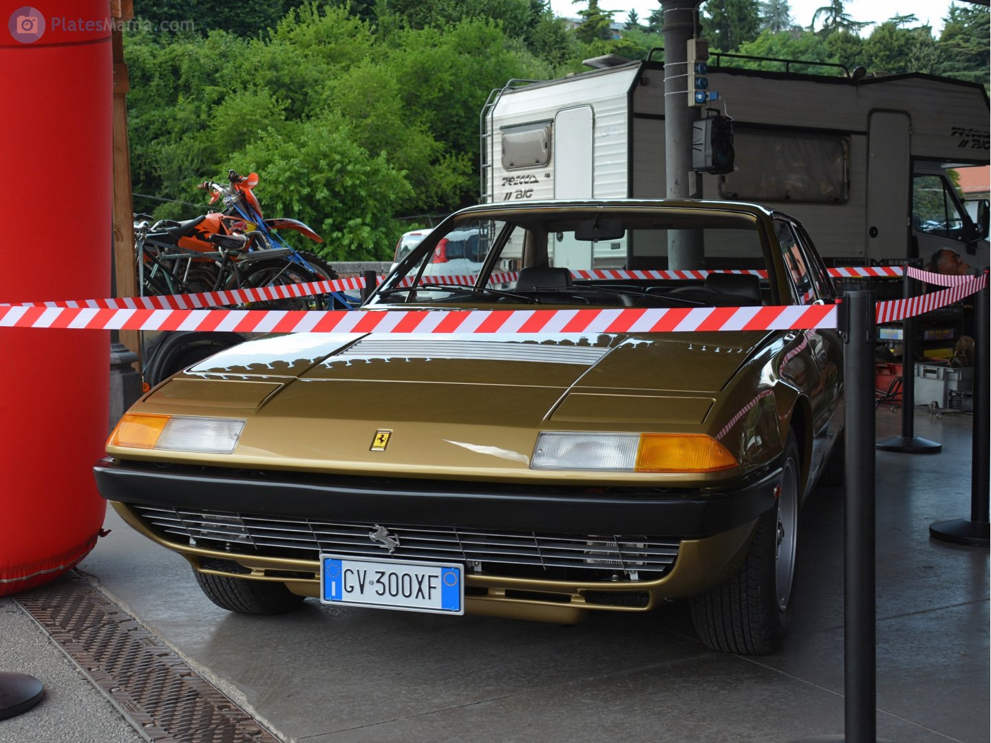 GV 300 XF, Ferrari 365 365 GT4 2+2 (1972–1976)