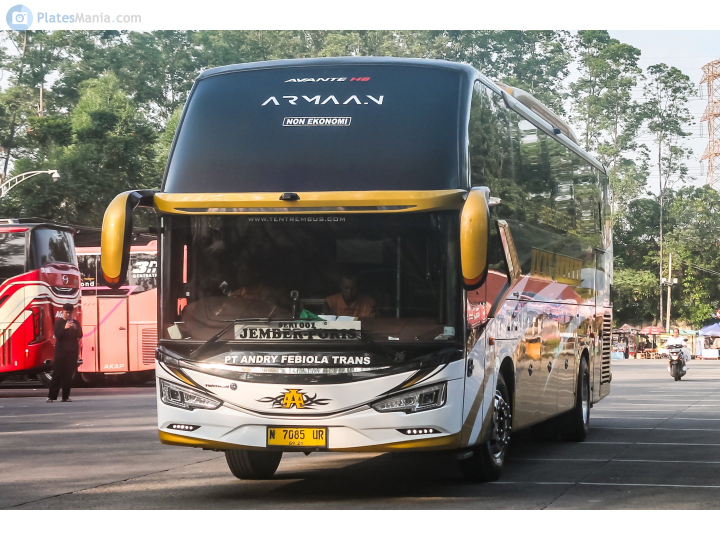 N 7085 UR, Mercedes-Benz 