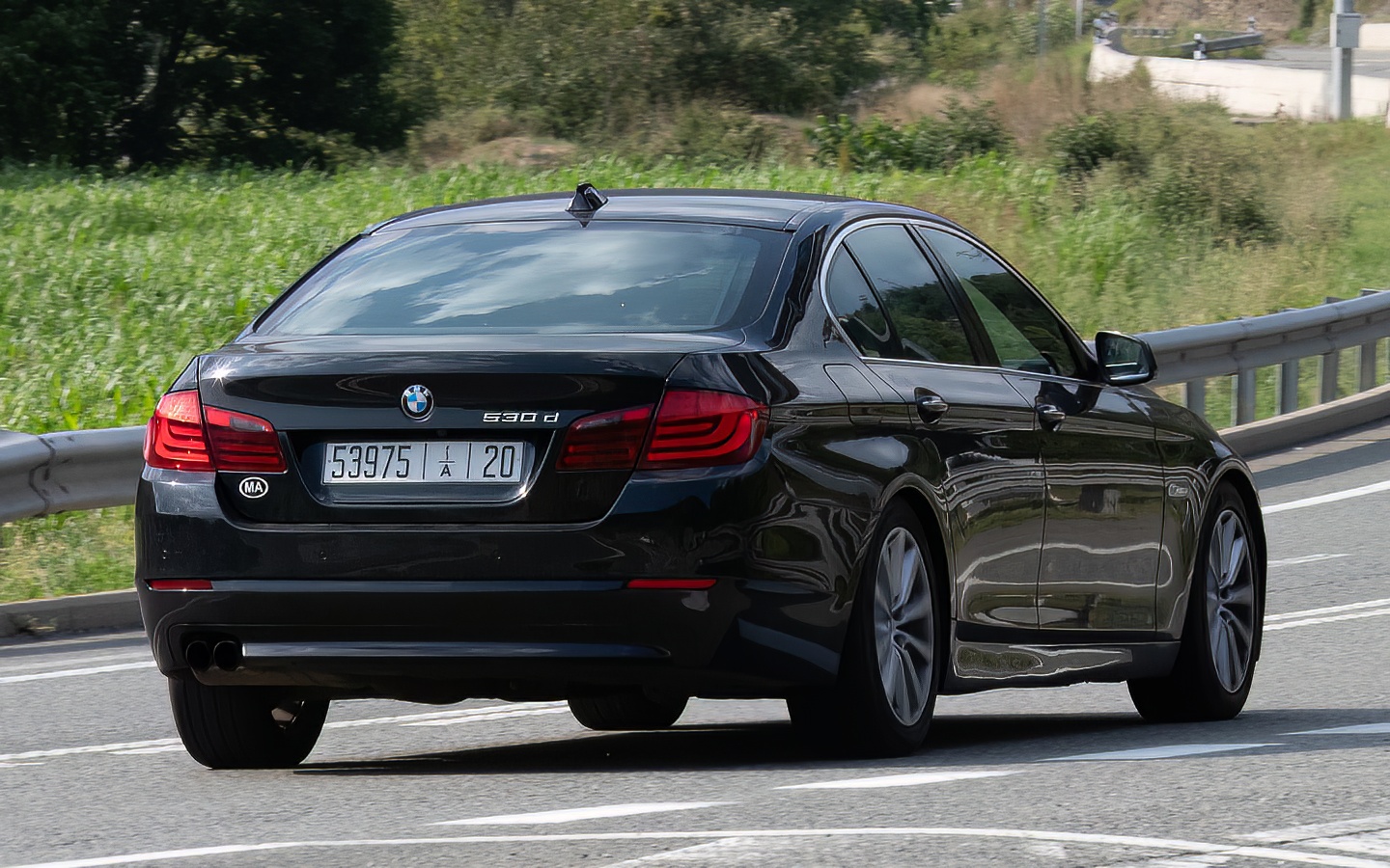 53975|أ|20, BMW 5 Series 6th gen Sedan (F10/F18), 2010–2017