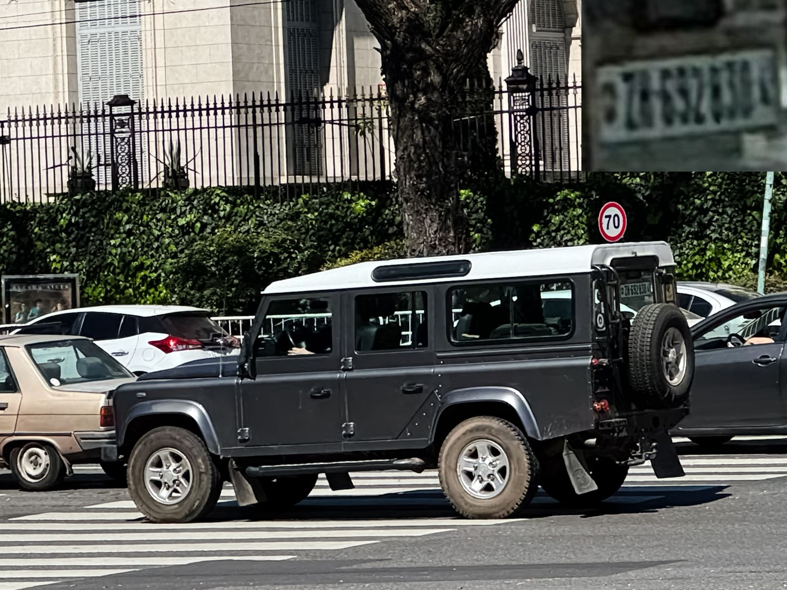 ZH 692830, Land Rover Defender 1st gen 110