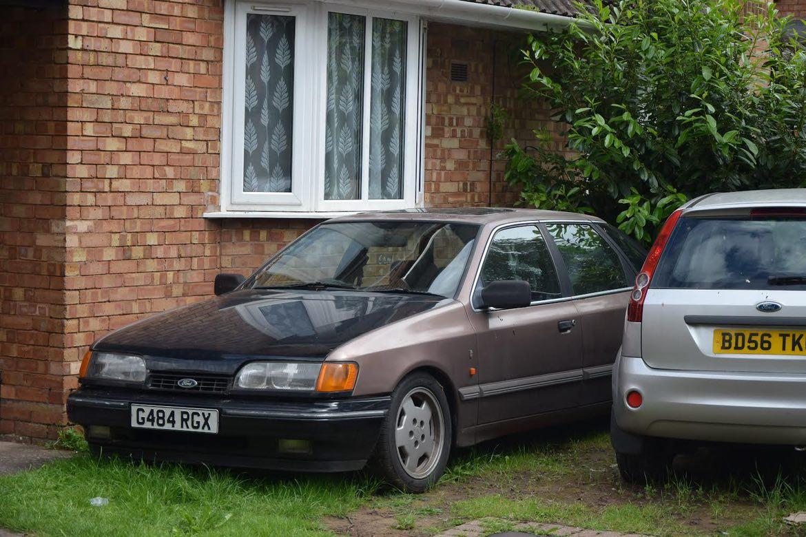G484RGX, Ford Granada 3rd gen Sedan (DE1; UK-market), 1990–1992