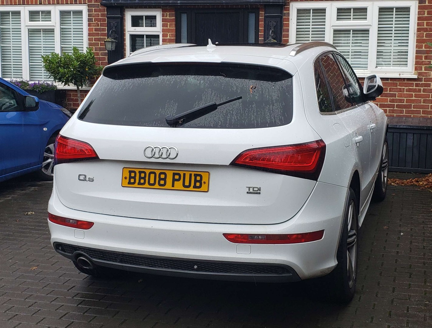BB08PUB, Audi Q5 1st gen (8RB), 2008–2017