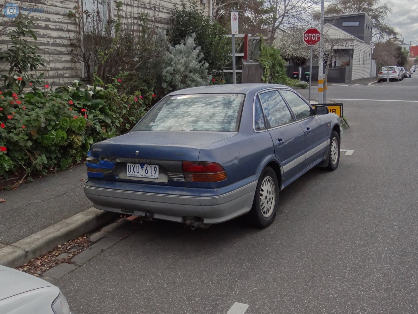 UXU-619, Mitsubishi Magna 2nd gen Sedan (TR/TS), 1991–1996
