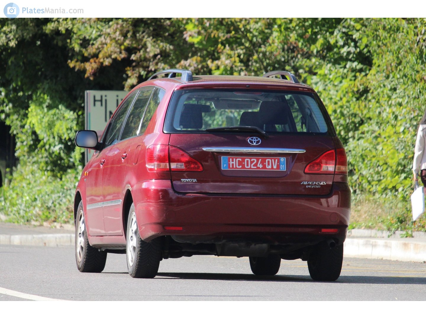 HC-024-QV, Toyota Avensis Verso 1st gen (XM20), 2001–2003