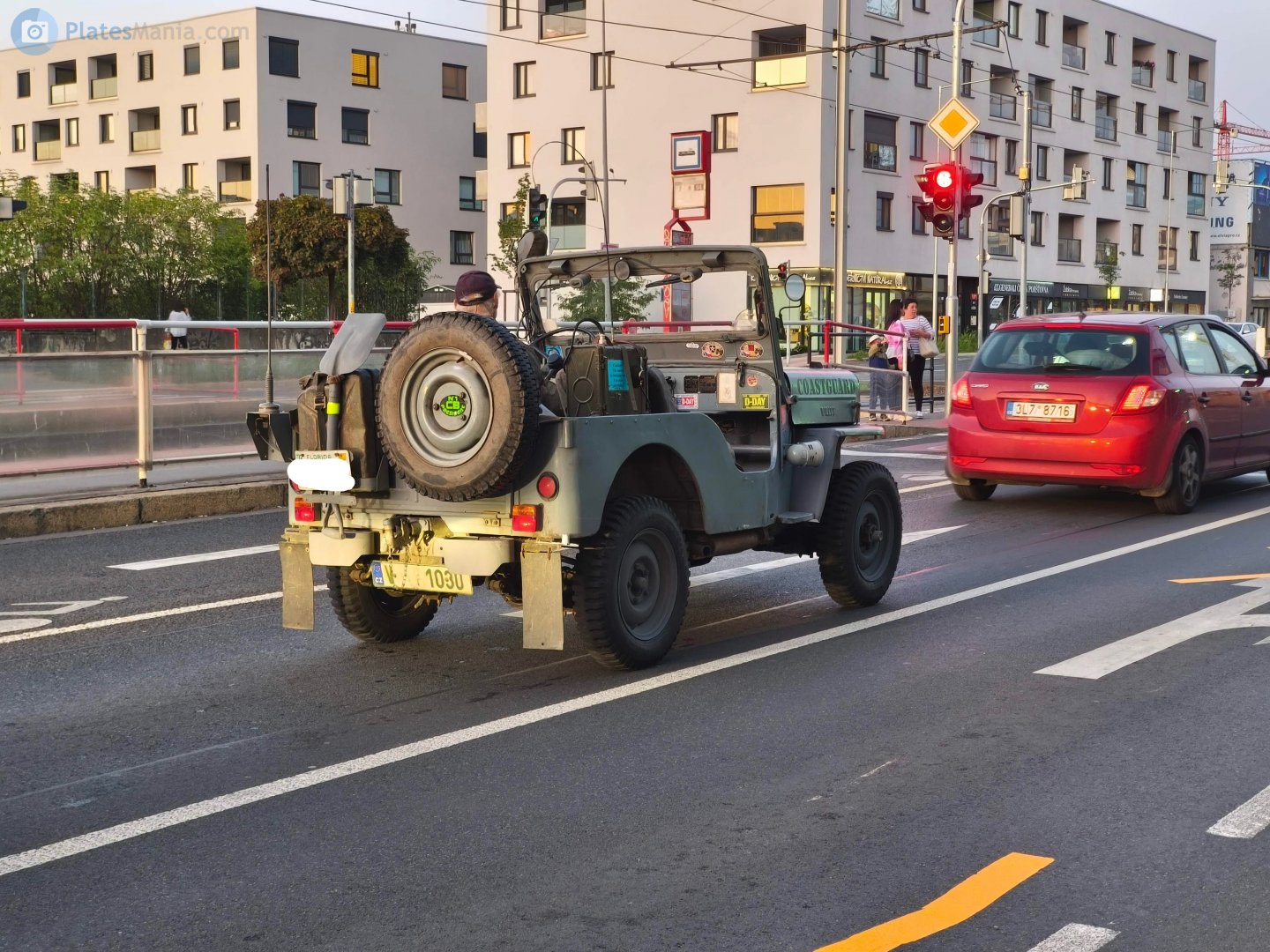 V 1030, Willys M606 1953–1968