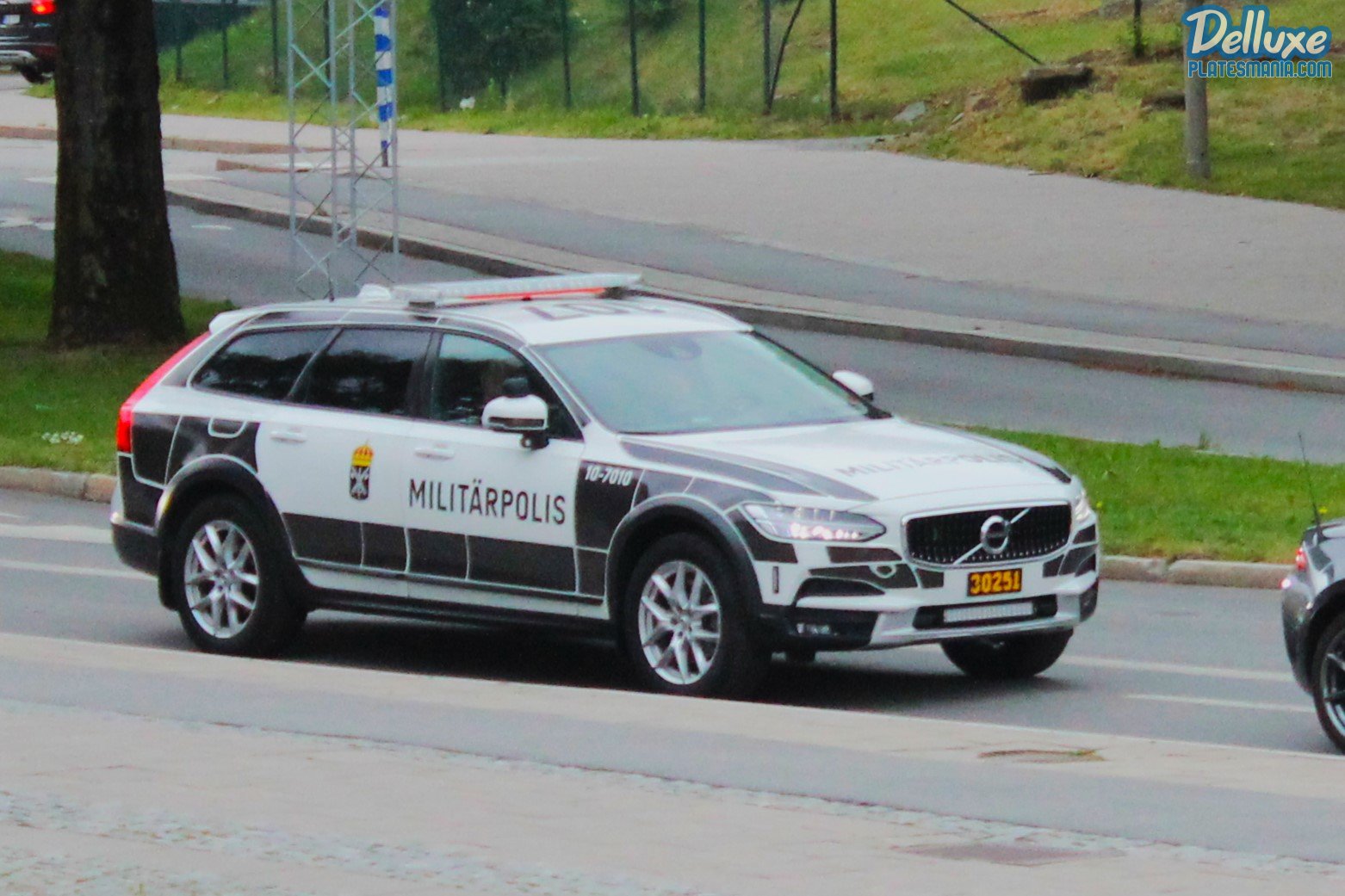 30251, Volvo V90 2nd gen Cross Country (235/236), 2016–