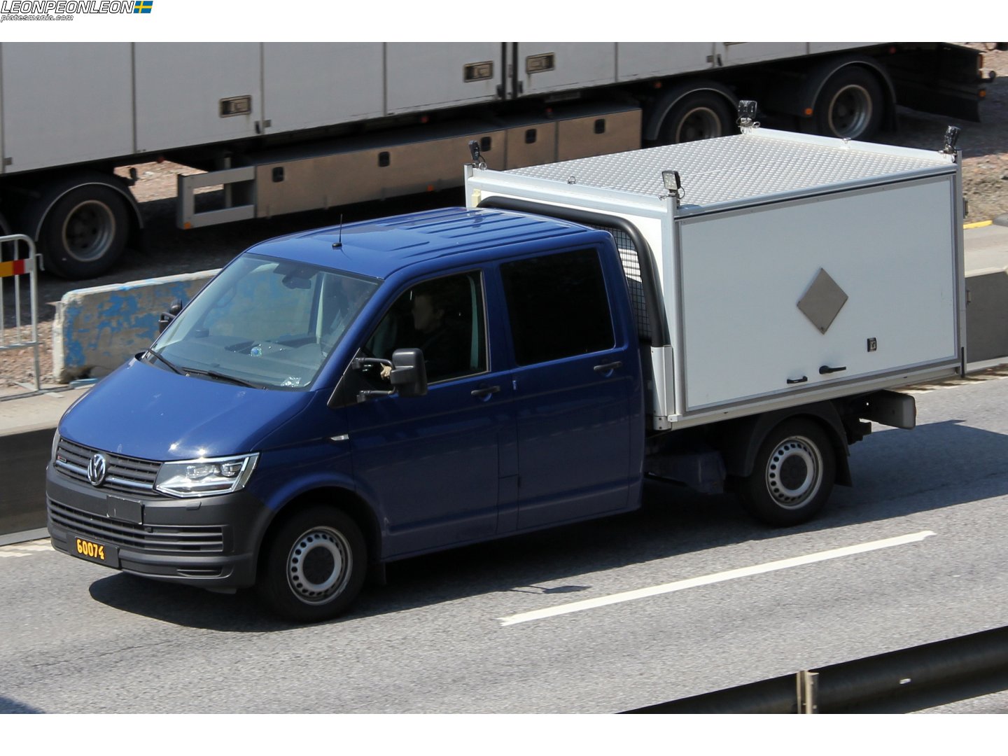 60074, Volkswagen Transporter 6th gen Double Cab (T6) (SF), 2015–2019