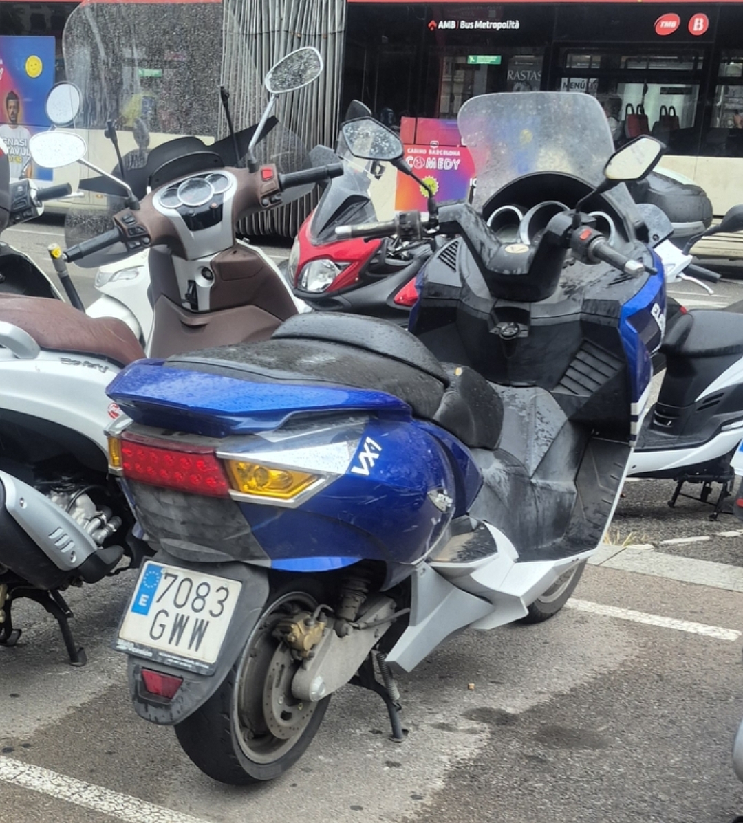 7083 GWW, Vectrix VX-1 