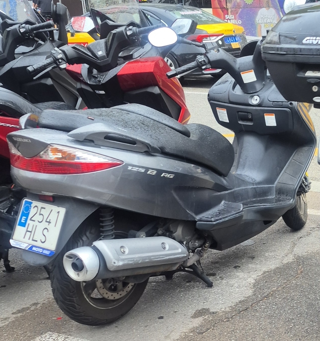 2541 HLS, Suzuki Burgman / Skywave 2nd gen 125/200, 2007–2013