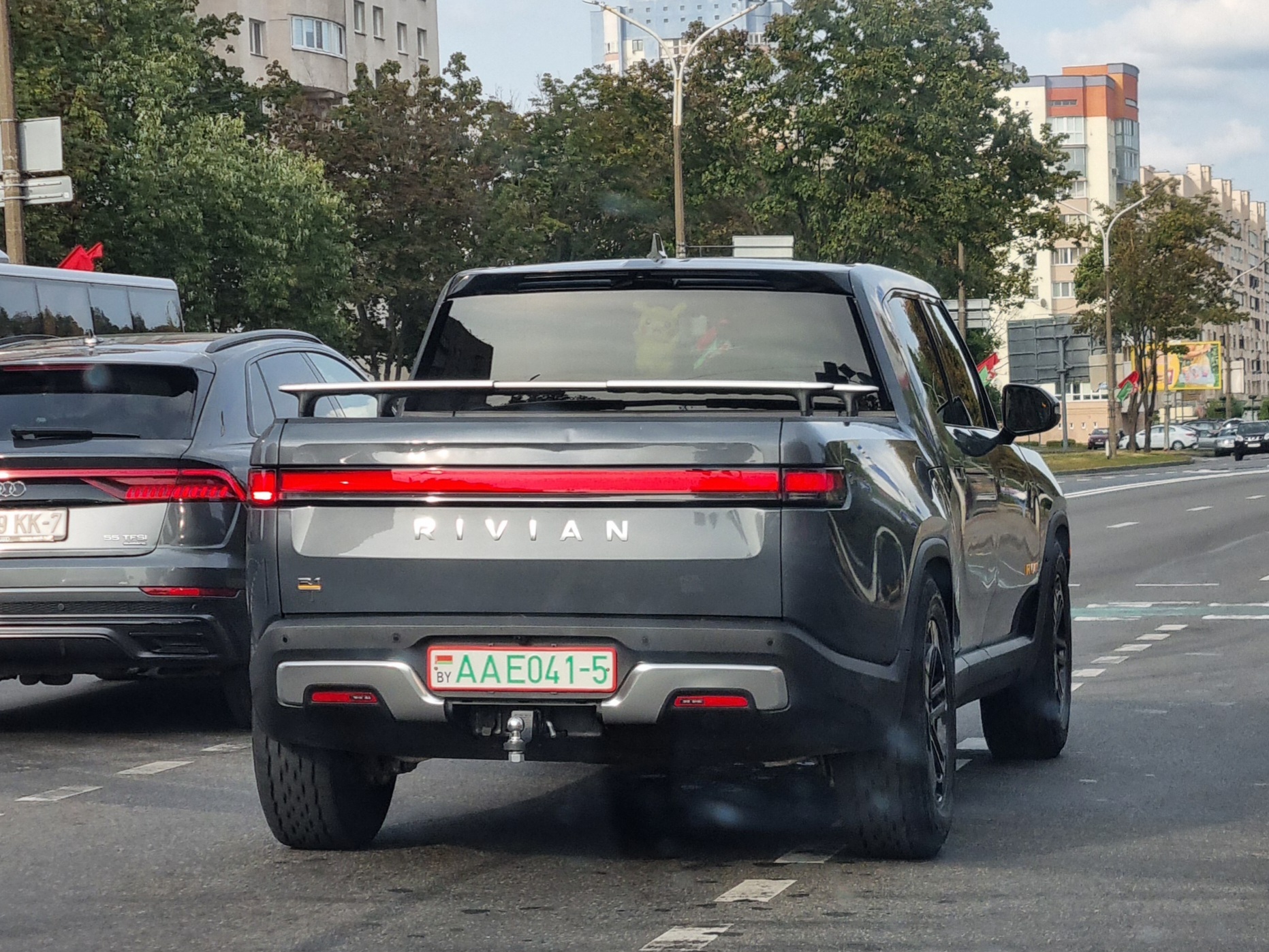 AA E041-5, Rivian R1T 1st gen, 2021–