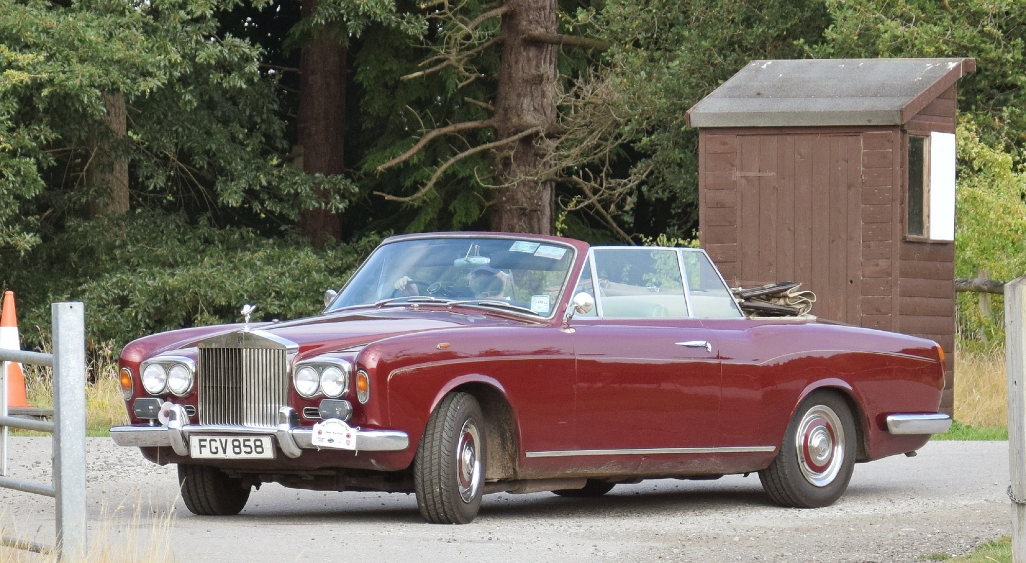 FGV858, Rolls-Royce Silver Shadow 