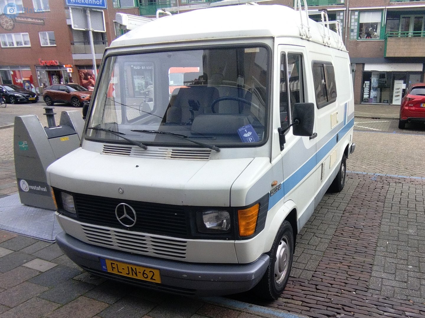 FL-JN-62, Mercedes-Benz T1 1st gen (601/602/611), 1976–1996