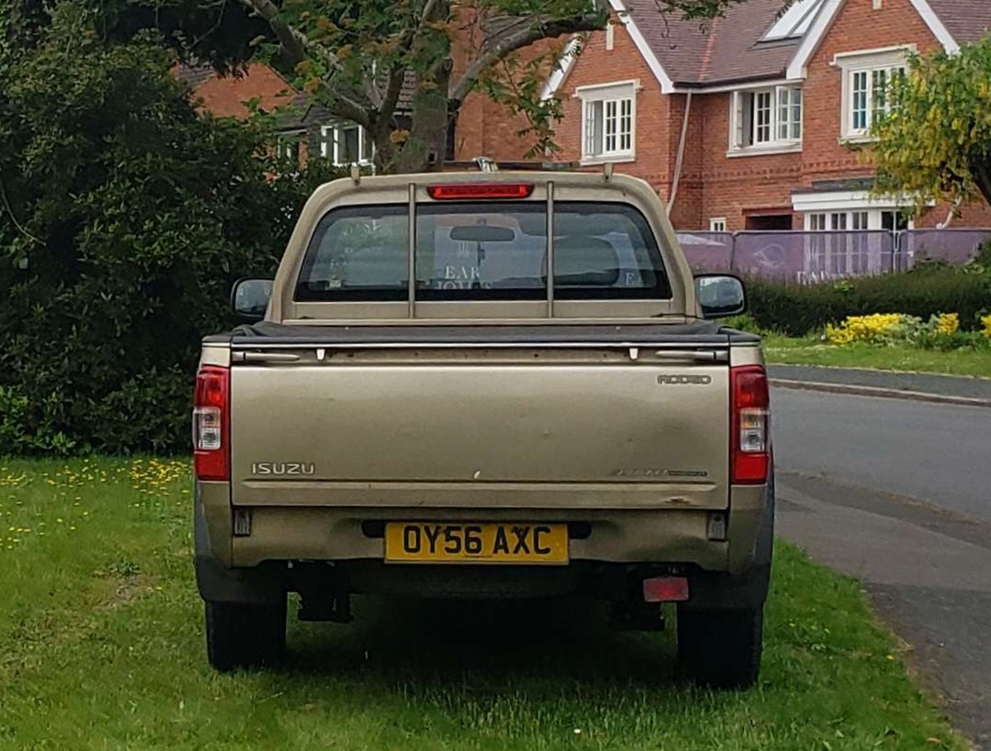 OY56AXC, Isuzu Rodeo 3rd gen Pickup (RA/RC; UK-market), 2003–2012