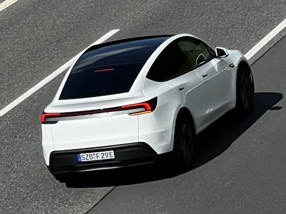 SZB F 29 E, Tesla Model Y 1st gen (5YJY), facelift, 2025–