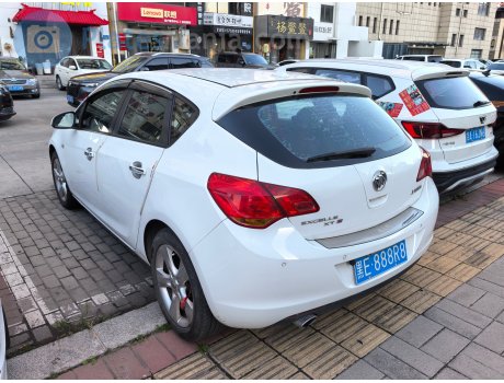 黑E·888R8, Buick Excelle