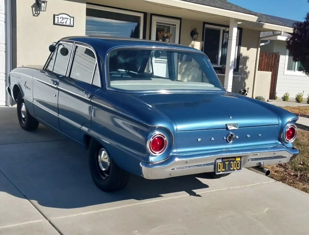 DLT 303, Ford Falcon 1st gen 4-door Sedan (58; NA-market), facelift, 1961–1963